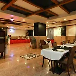 La Villa Hotel