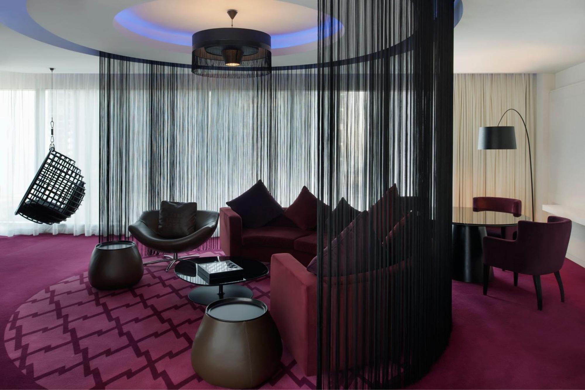 Hotel W