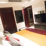 Luxury 2 Bedroom Apt In The Pearl With Marina View