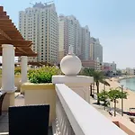Luxury Furnished Studio Apartment In Pearl Doha With Swimming Pool And Gym