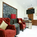 La Villa Suites Hotel