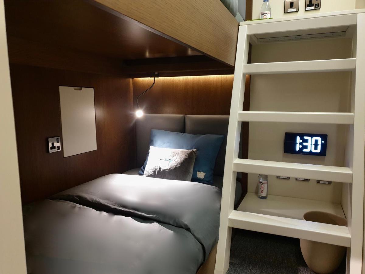 Hotel kapsul Sleep 'n Fly Sleep Lounge, South Node - Transit Only 2*