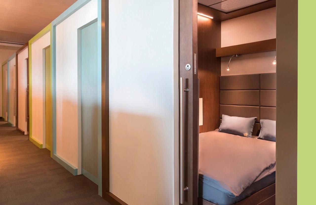 Sleep 'n Fly Sleep Lounge, South Node - Transit Only Hotel kapsul 2*