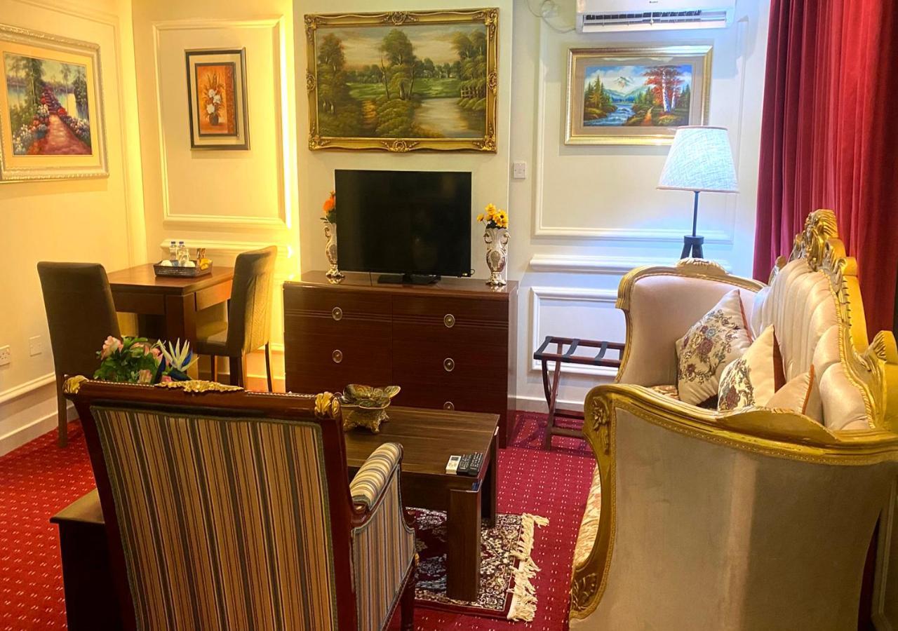 Majestic Hotel 3*