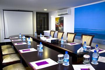 Hotel Ayana Golden Coast