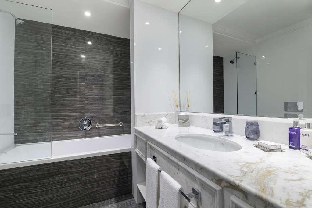 Hotel The Vyra Suites Nh Doha