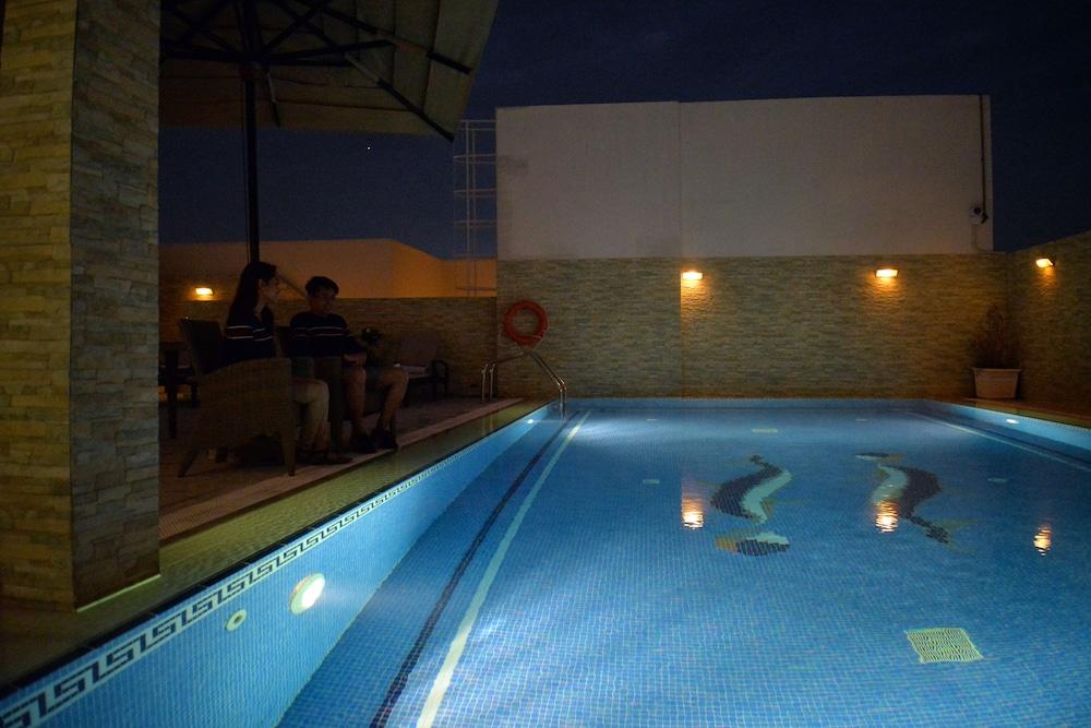 Premium Strato Hotel 4*