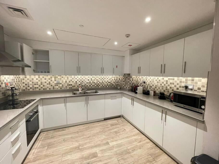 Apartment Unique 1 Bedroom Chalet Beach Front *