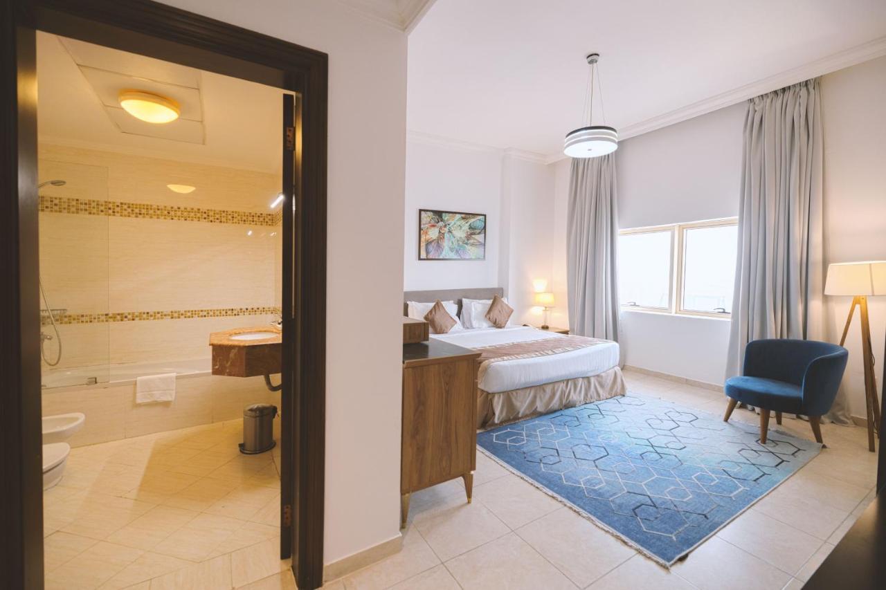 Khách sạn hẻo lánh Magnum & West Bay 4*