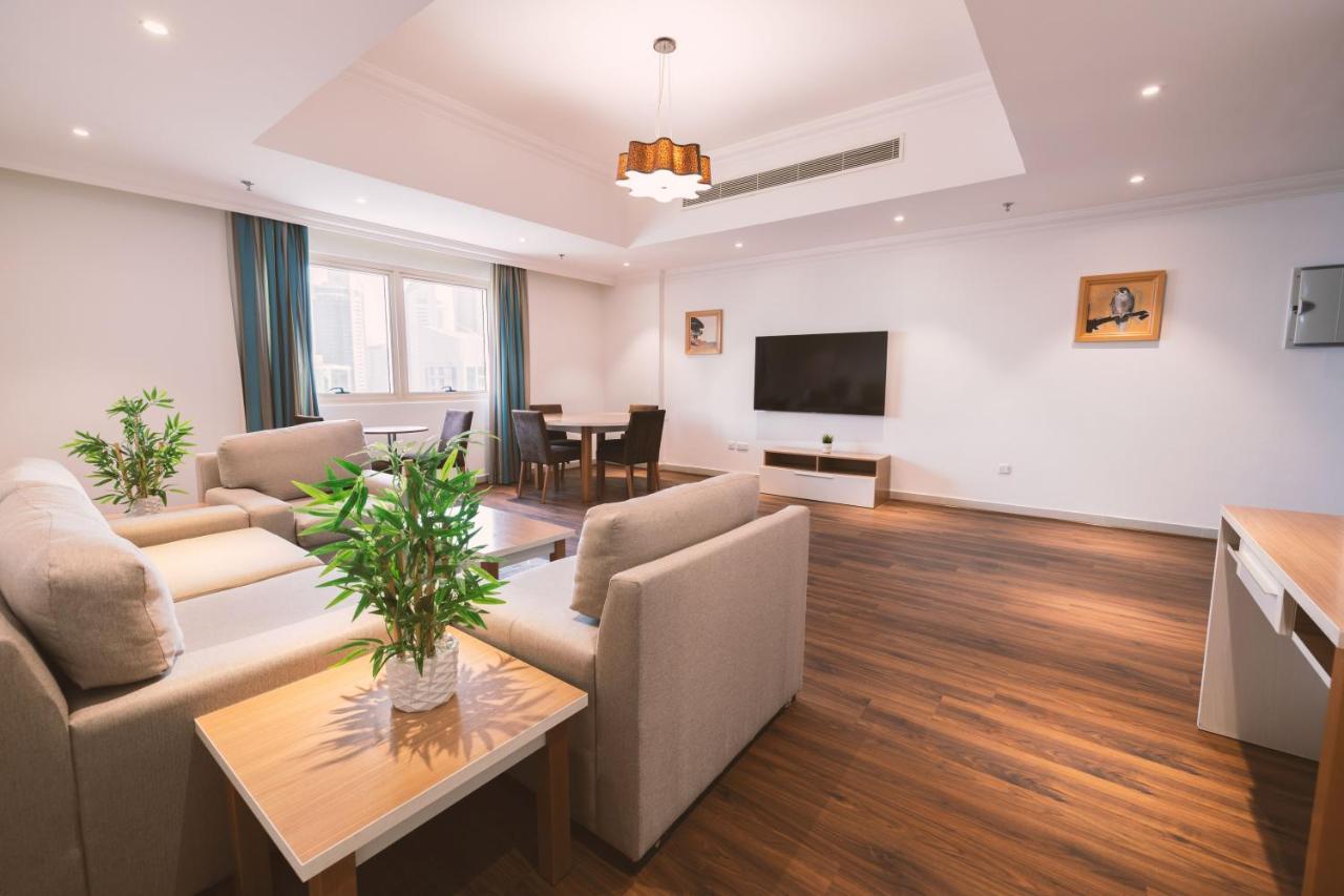 Magnum & West Bay Aparthotel