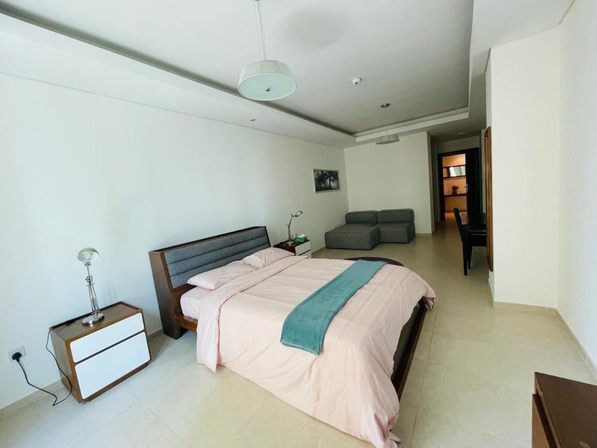 Vb22 & Vb23 - Twin Luxury Towers On The Pearl Apartment *