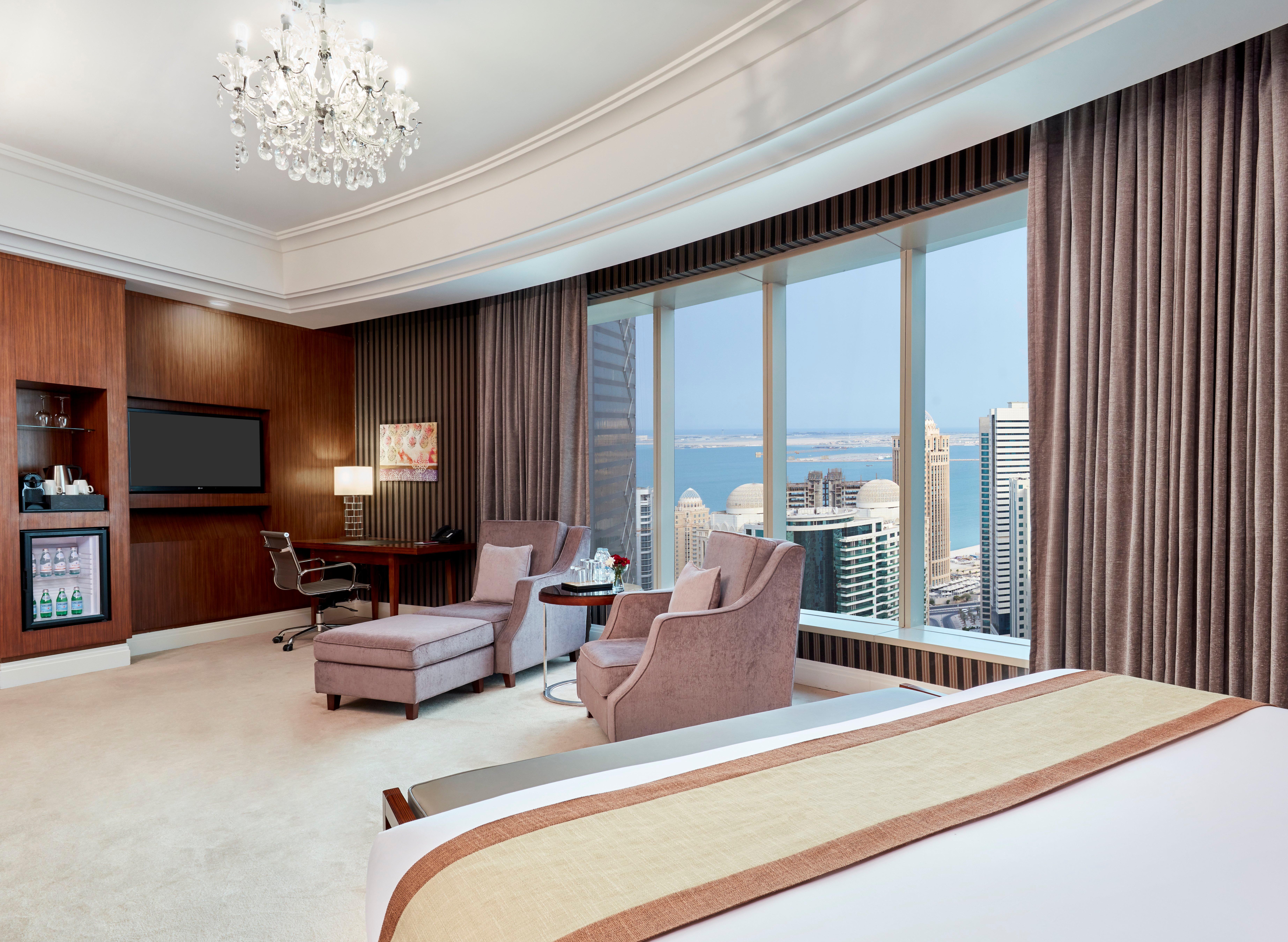 Hotel Plaza West Bay