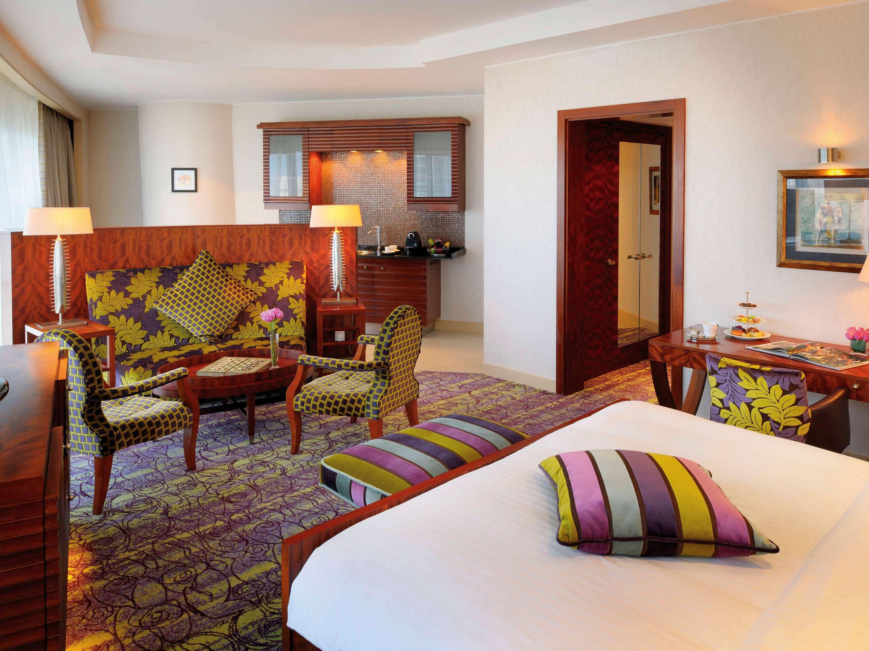 Qabila Westbay By Marriott Hotel