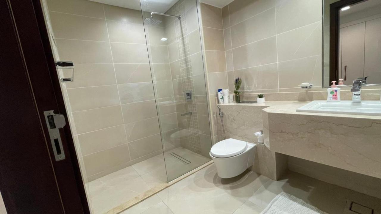 Apartment With A Charming View Of Viva Bahriya. Doha