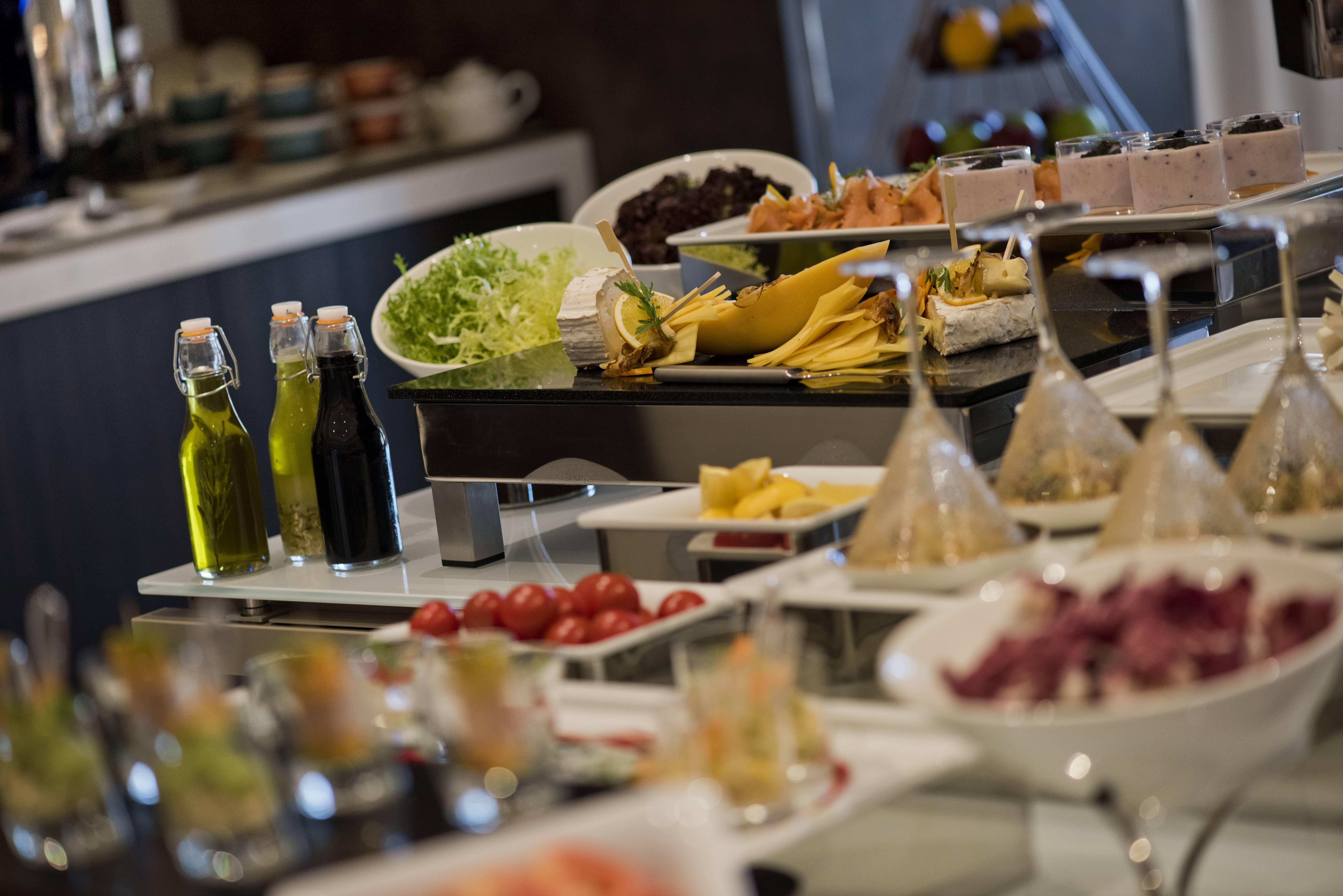 Hotel Voco Doha West Bay Suites By Ihg 5*