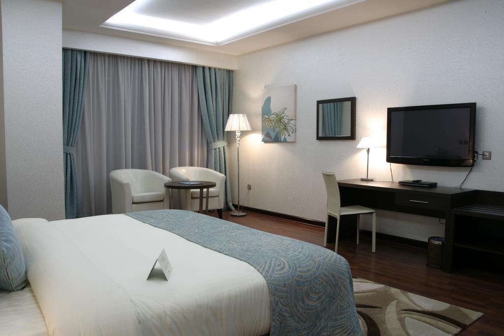 Gokulam Park Hotel