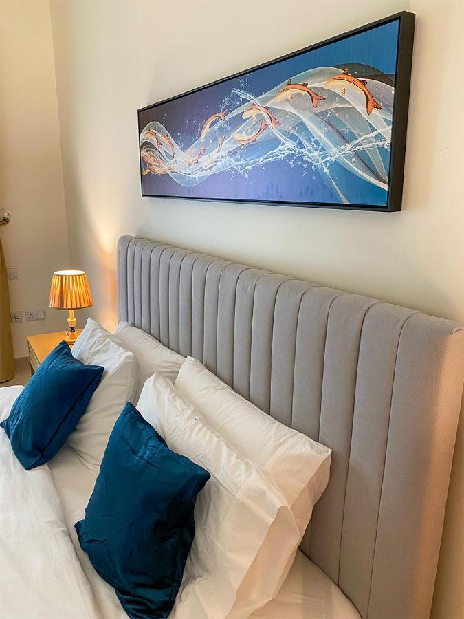 The Pearl Qatar, Luxury 2br Apartment, Marine View, Swimming Pool Gym *