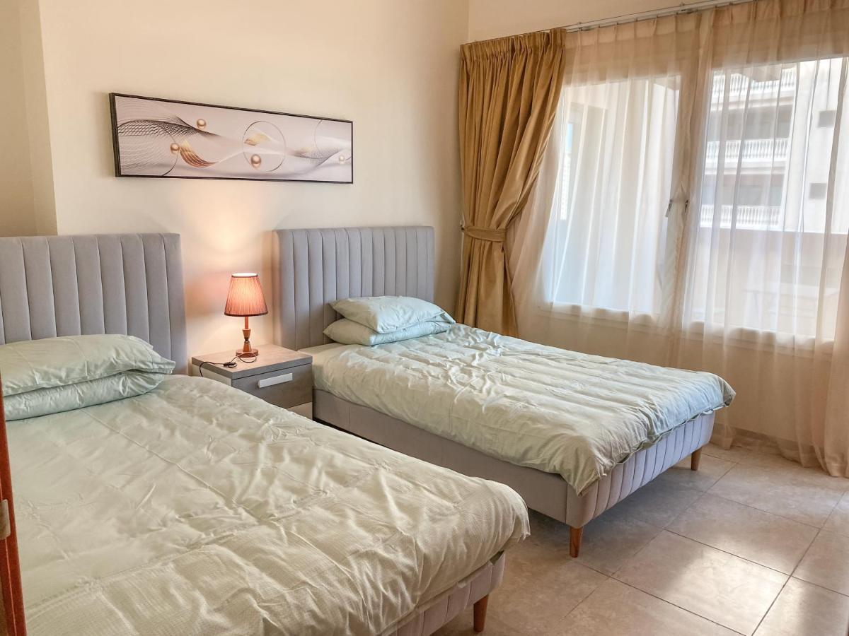 The Pearl Qatar, Luxury 2br Apartment, Marine View, Swimming Pool Gym *