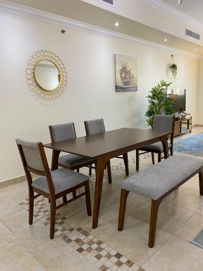 Apartment The Pearl Qatar, Luxury 2br Apartment, Marine View, Swimming Pool Gym Doha