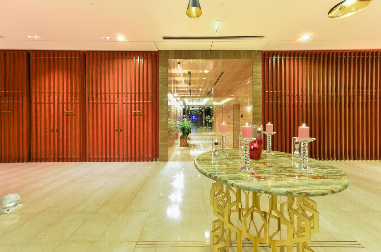 Vb22 & Vb23 - Twin Luxury Towers On The Pearl Apartment