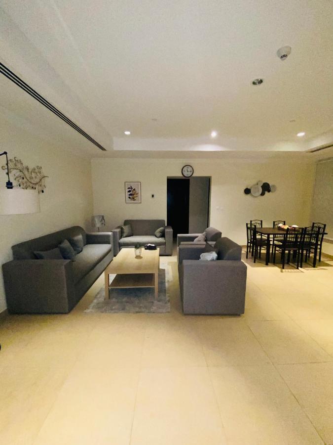 Apartment Luxury-2 Bedroom In Pearl Qatar With Sea View *
