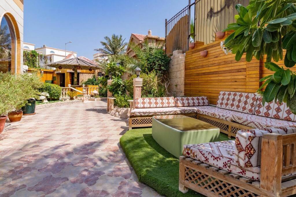 Cheerful 5-bedroom With Pool Villa Doha