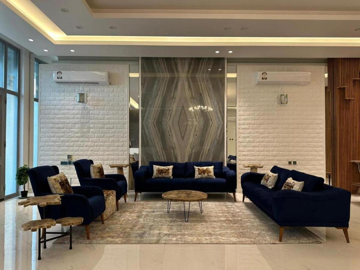 Awesome 6bhk Ff Vila