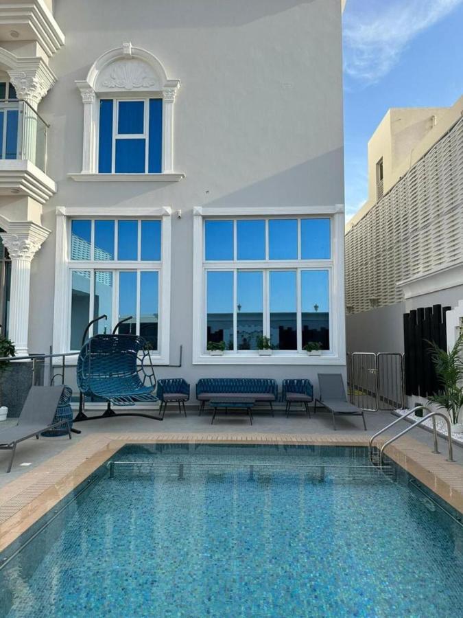 Awesome 6bhk Ff Vila