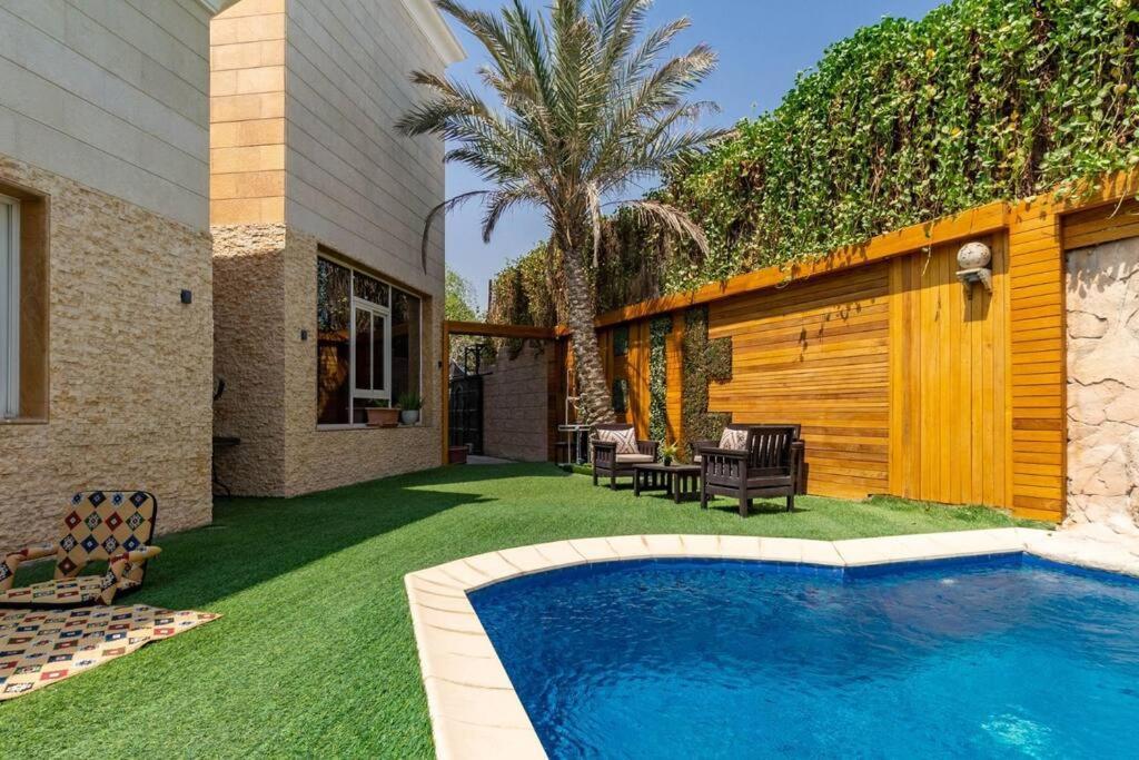 Cheerful 5-bedroom With Pool *