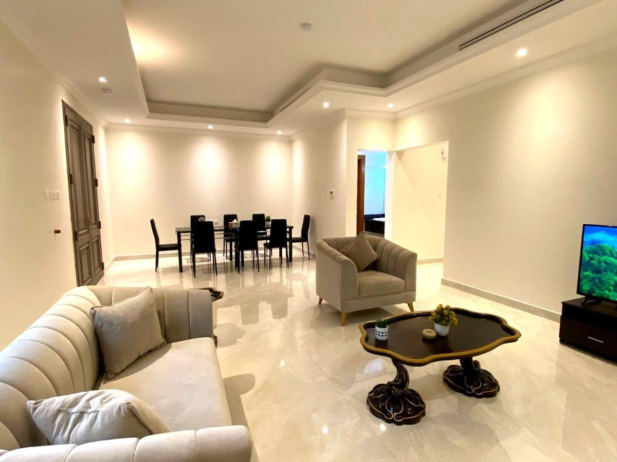 Holiday Homes, Vip Compound * Doha