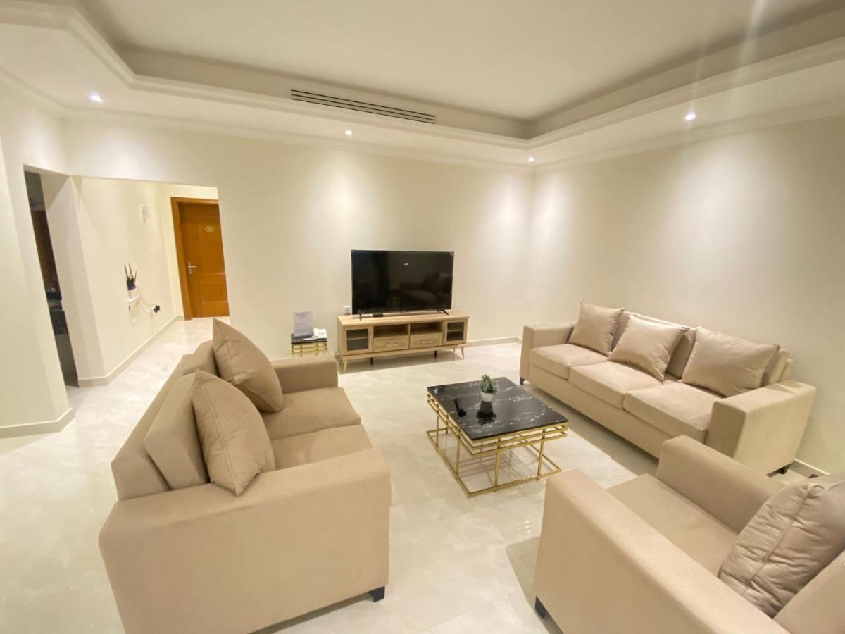 Holiday Homes, Vip Compound * Doha