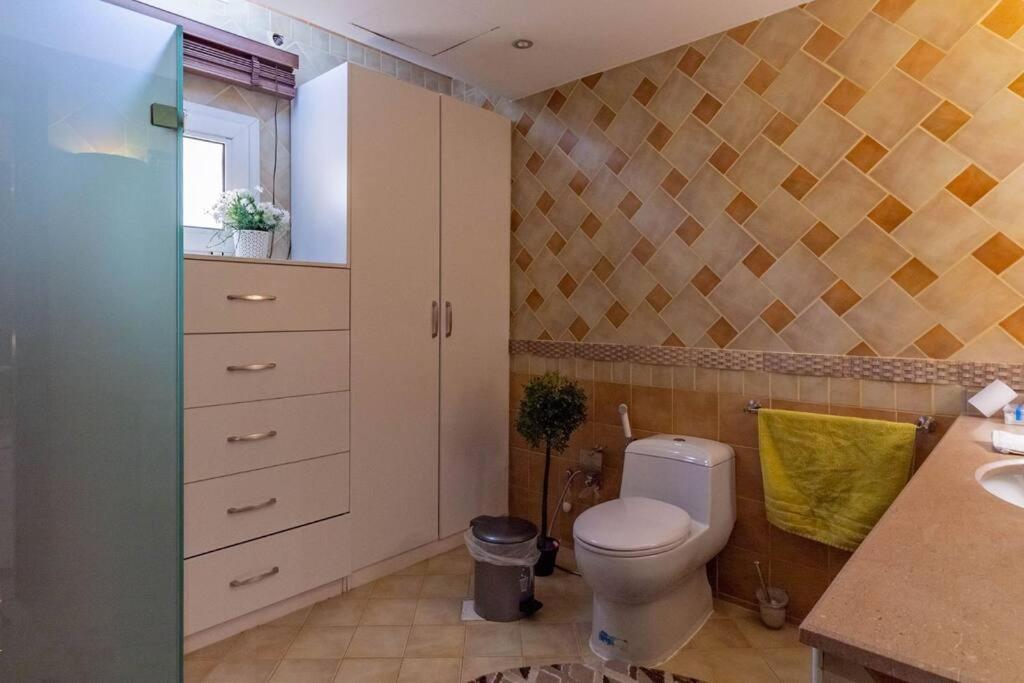 Cheerful 5-bedroom With Pool Villa Doha