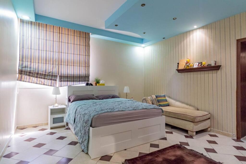Cheerful 5-bedroom With Pool Villa *