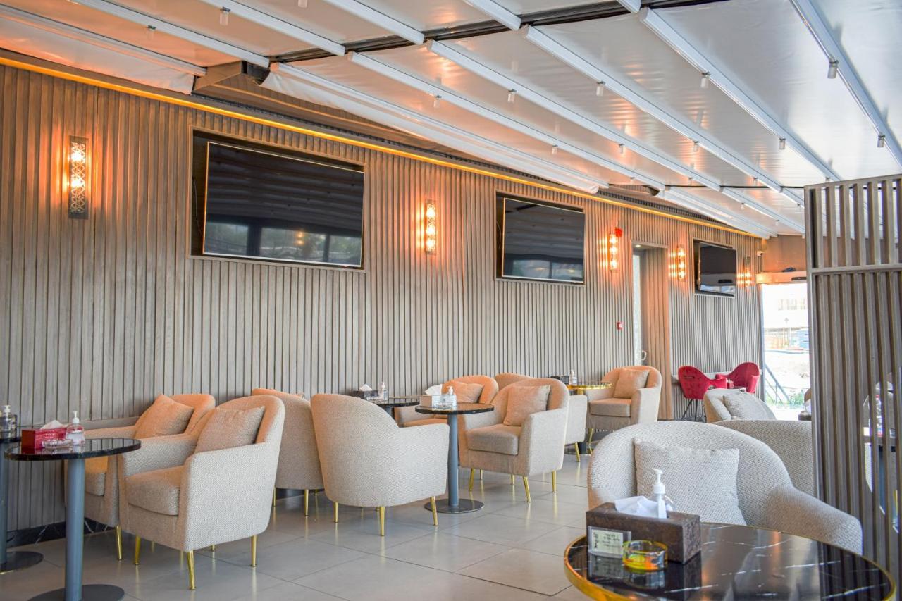 Saraya Corniche Khách sạn