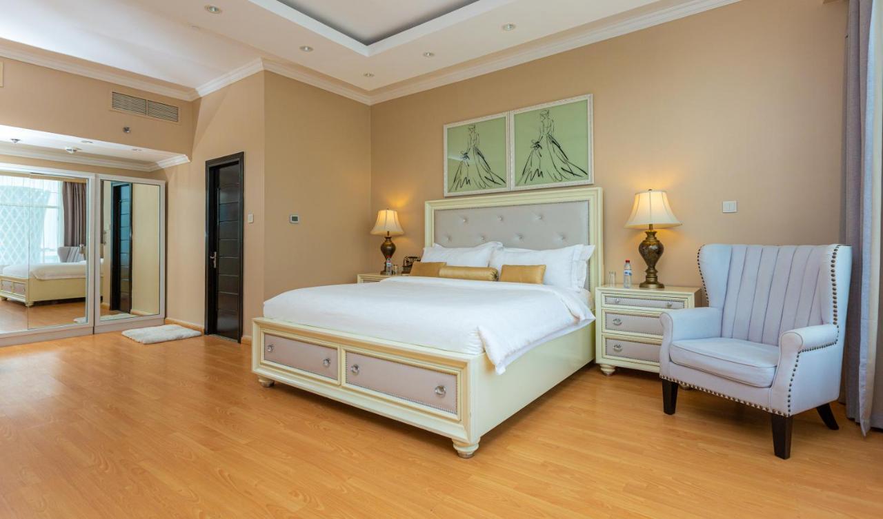 Khách sạn hẻo lánh Ezdan Doha