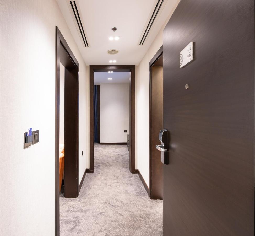 Ramada Encore By Wyndham Khách sạn