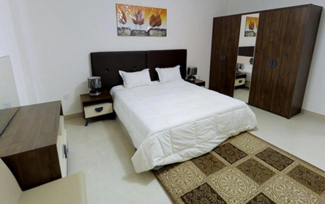 2 Bhk Doha, Just Beside Metro National Museum