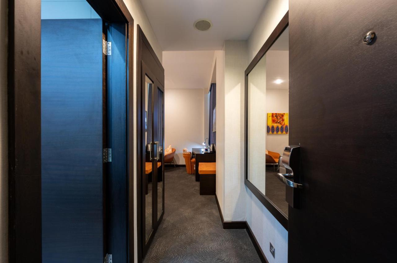 Khách sạn Ramada Encore By Wyndham Doha