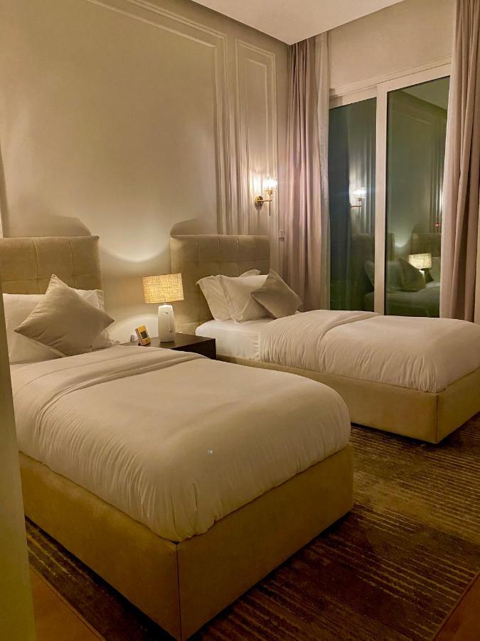 Aparthotel Pearl Island Beachfront Luxury