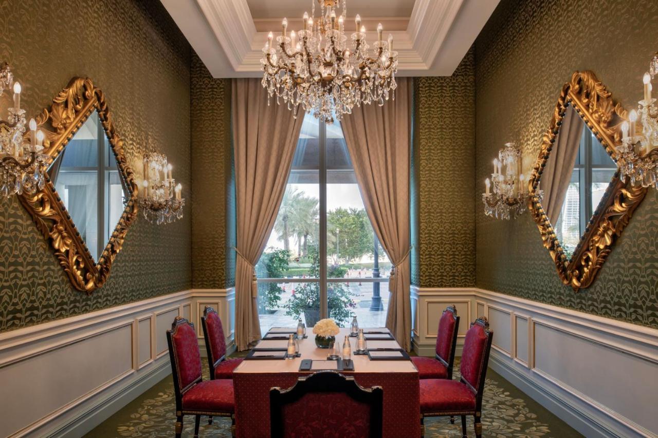 The Ritz-carlton, Khách sạn