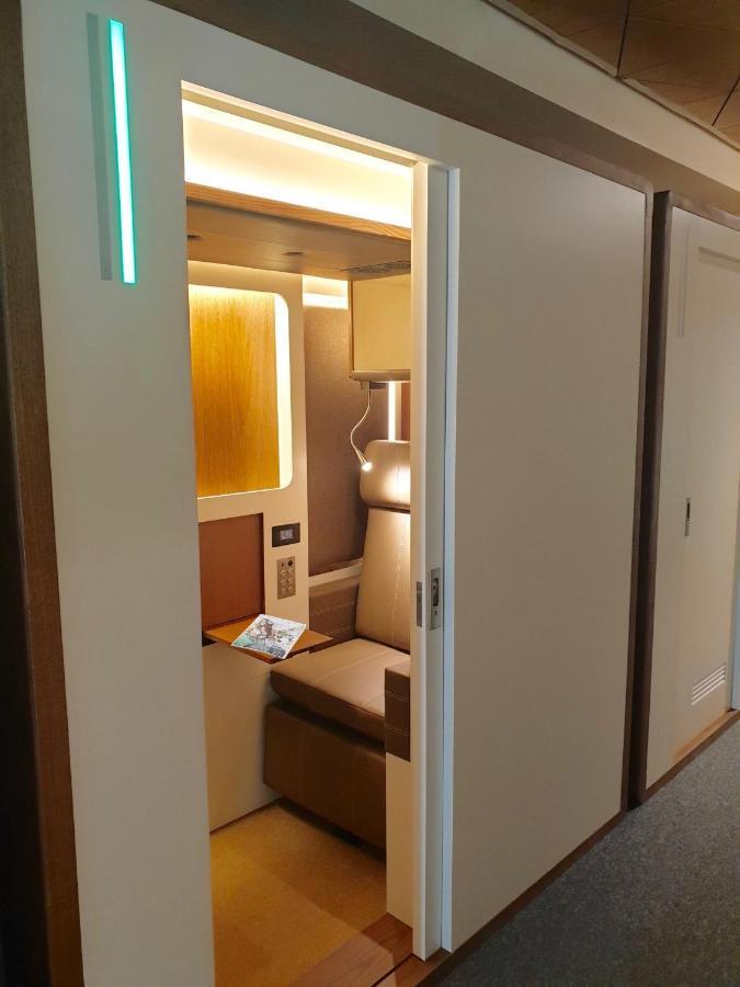 Sleep 'n Fly Sleep Lounge, North Node - Transit Only Doha