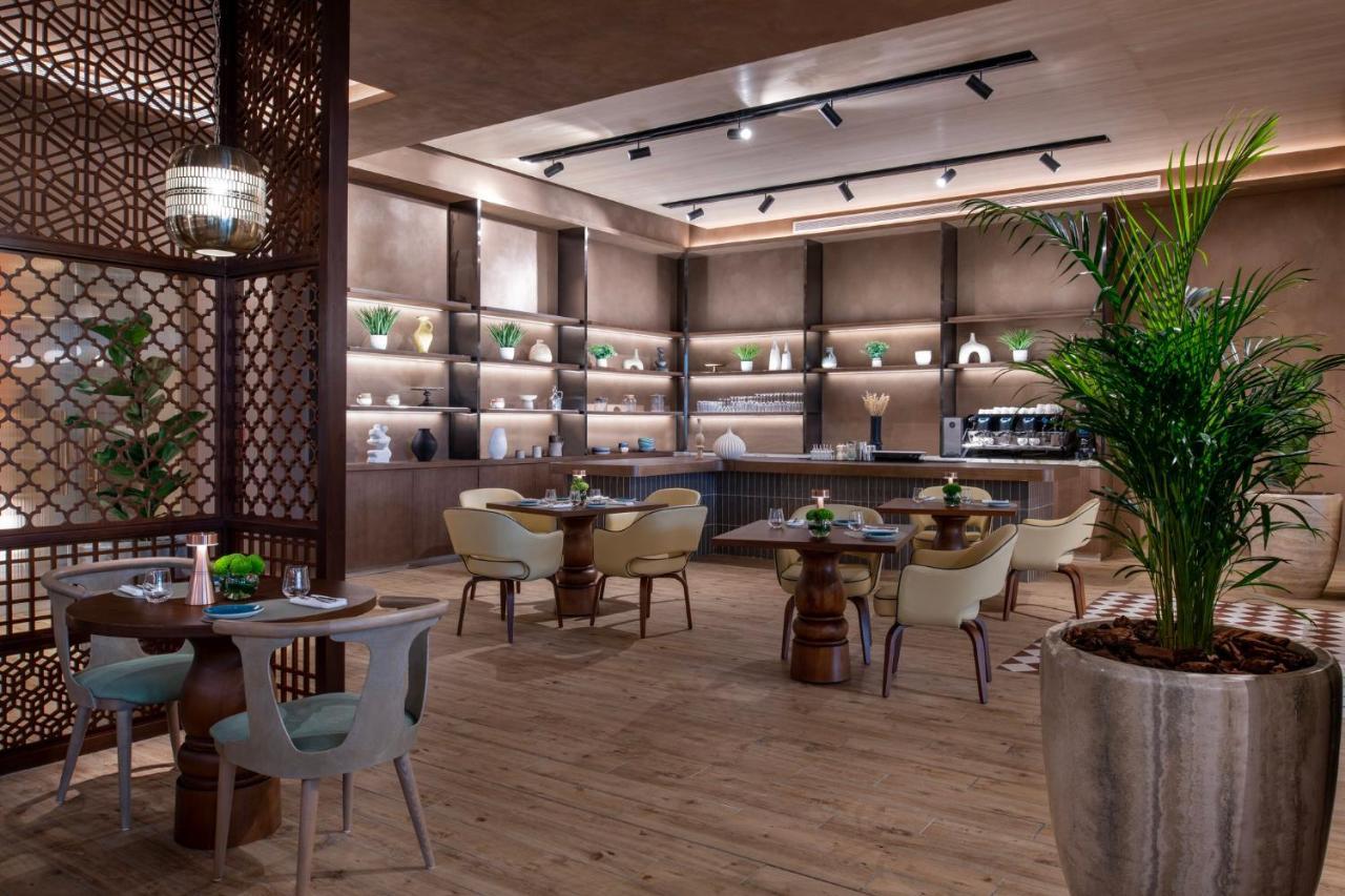 Aparthotel Abesq And Residences, An Ihg 5*