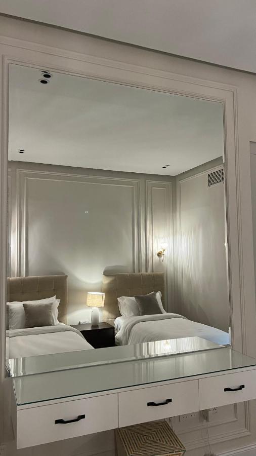 Aparthotel Pearl Island Beachfront Luxury