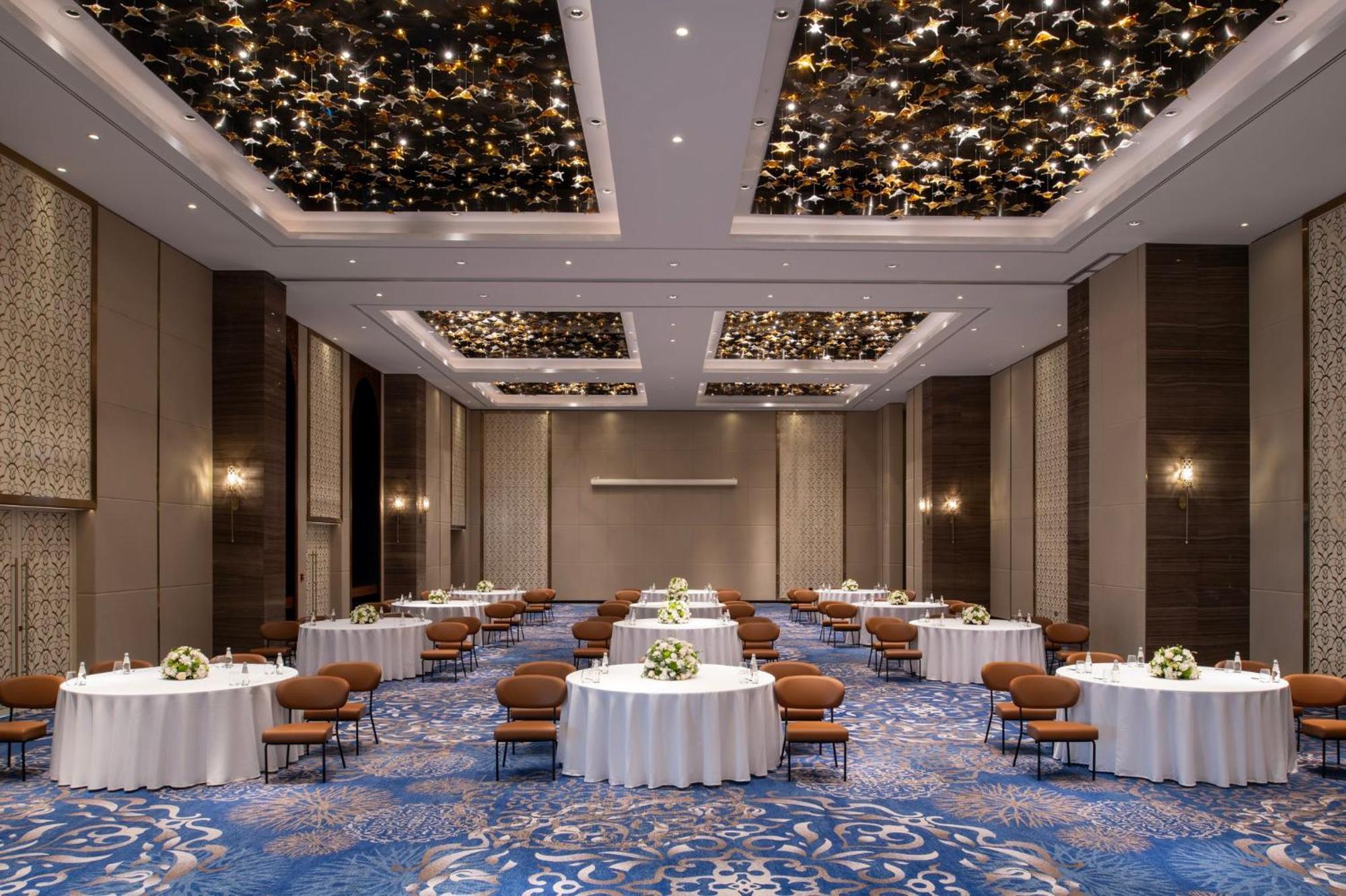 Abesq And Residences, An Ihg Aparthotel 5*
