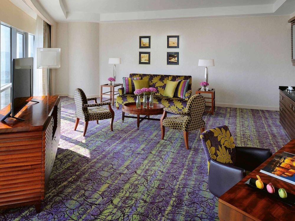Hotel Qabila Westbay By Marriott 5*