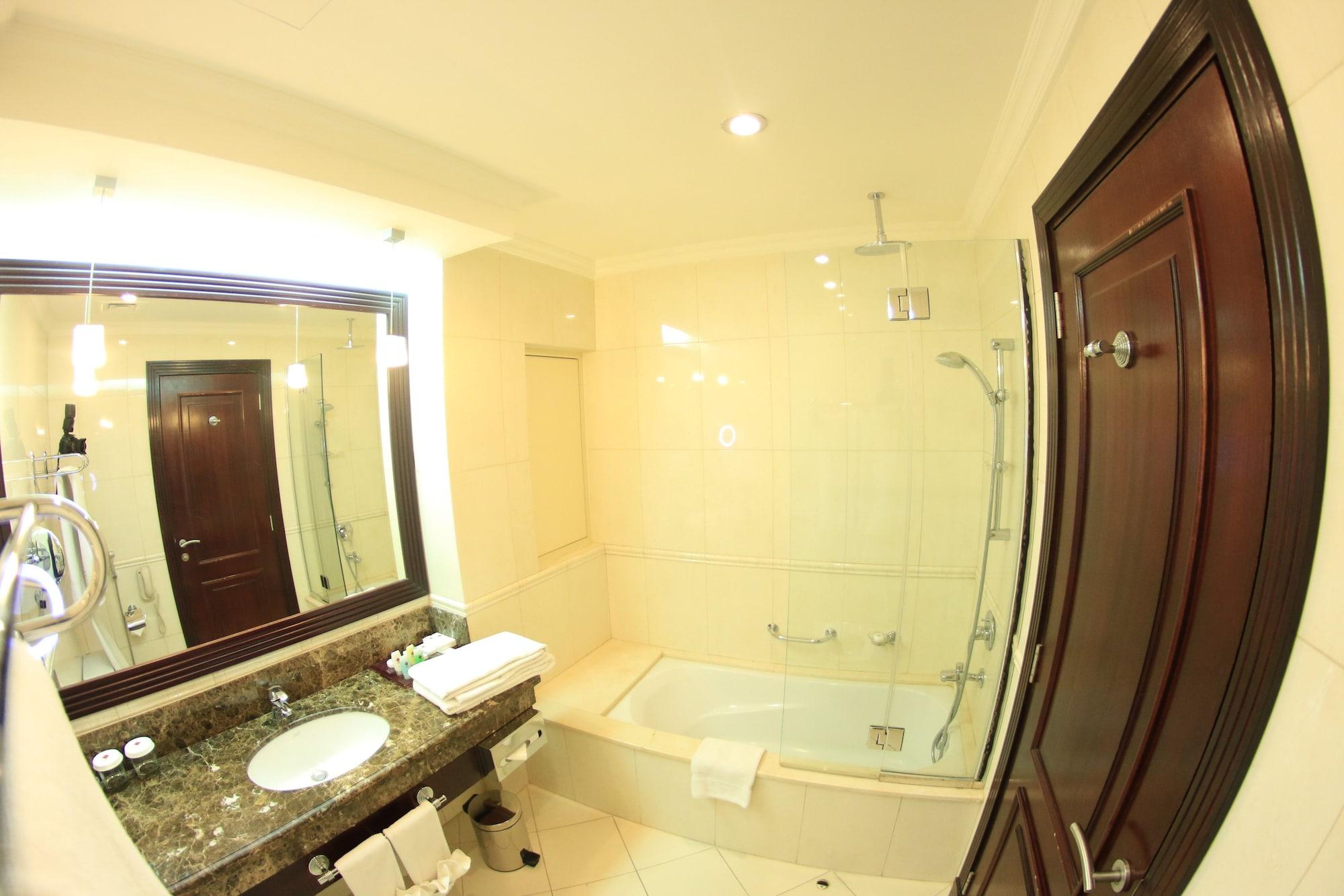 Hotel Grand Regal