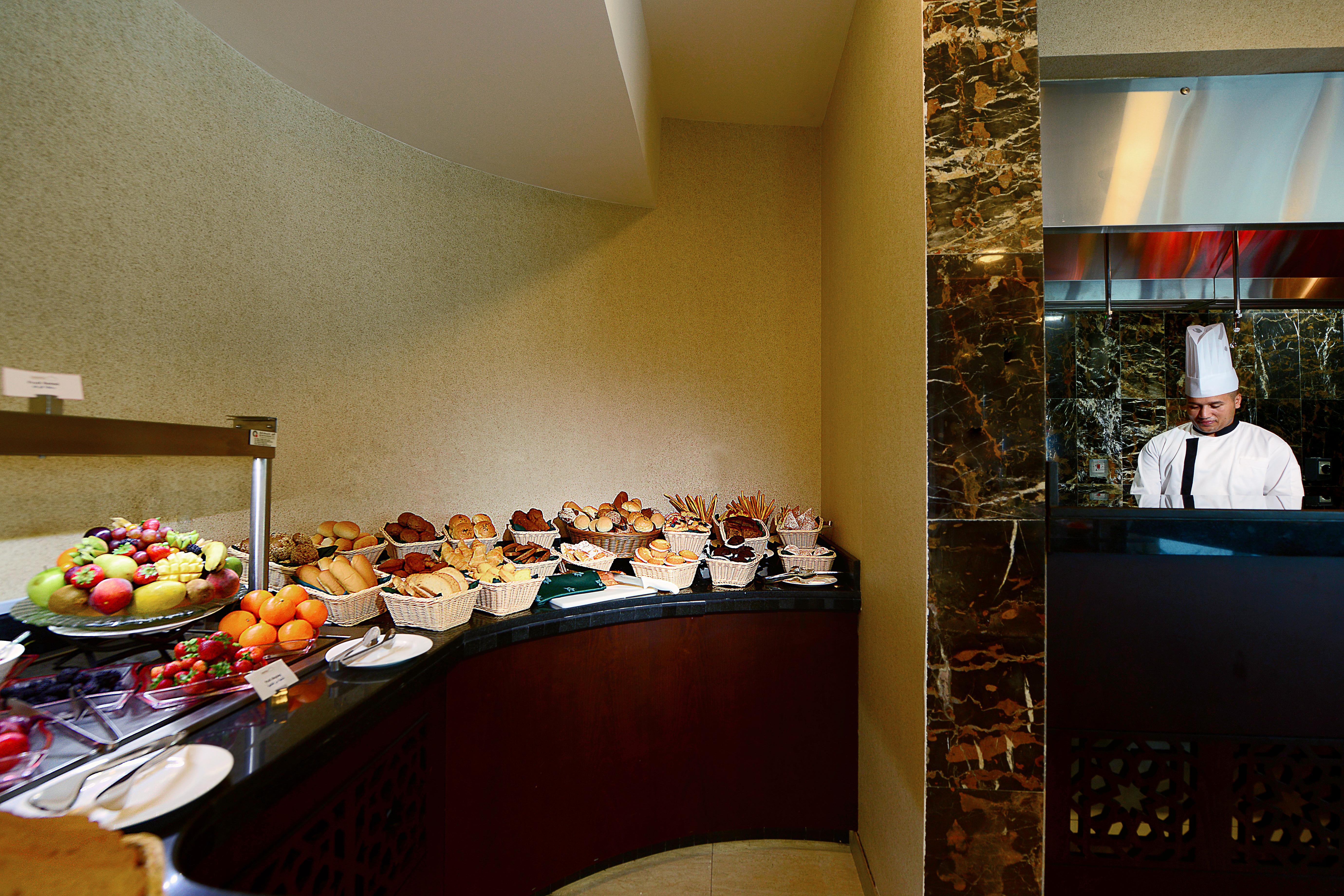 Saraya Corniche Hotel 5*