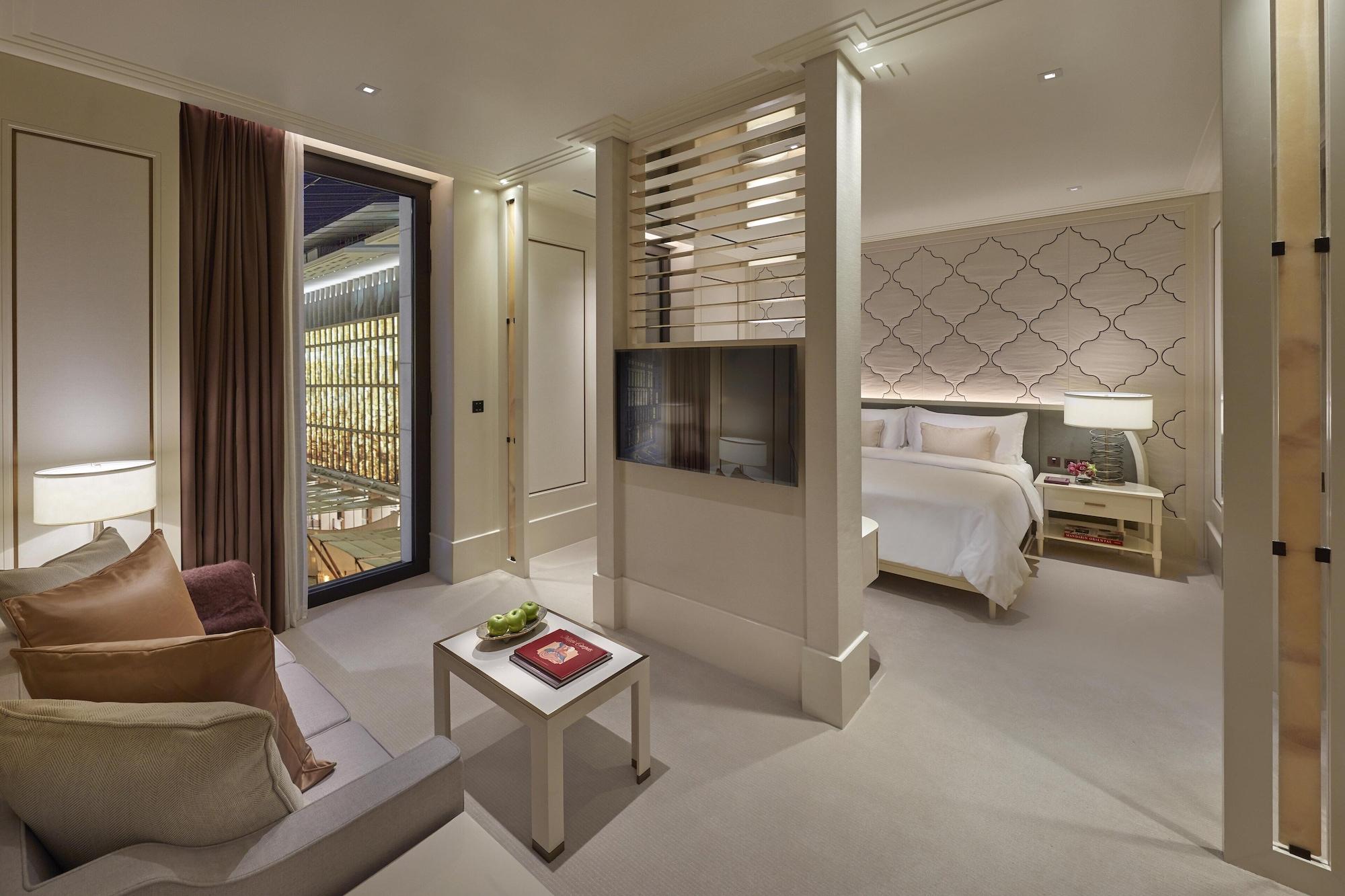 Mandarin Oriental, Hotel