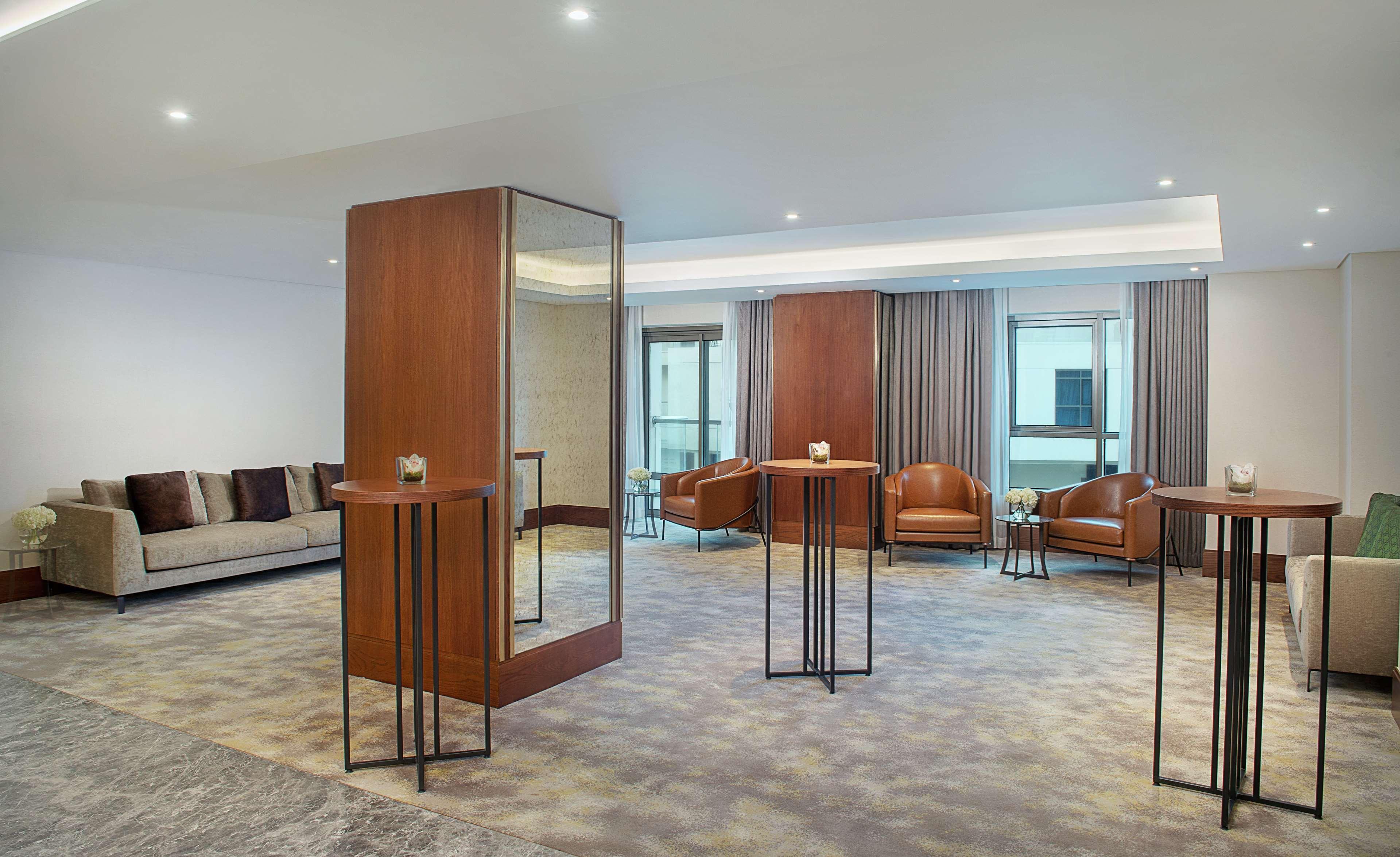Hilton The Pearl 5*