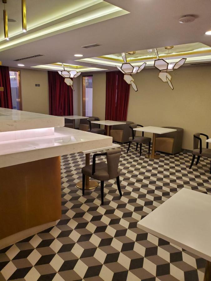 Hotel The B Premiere 4*